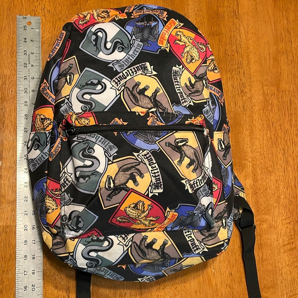 Harry Potter Hogwarts Backpack House Crests Logo Griffindor School / Travel, NEW
